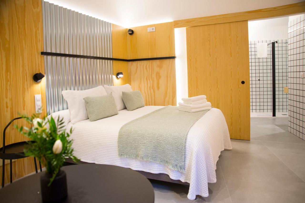 Kalidas Hostel Suites Кальдас-де-Рейес Экстерьер фото