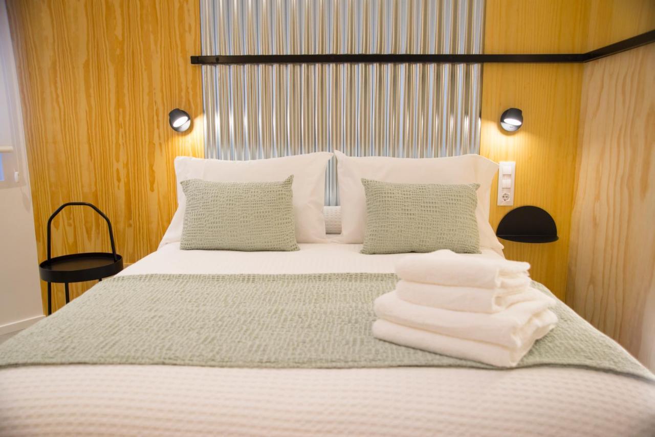 Kalidas Hostel Suites Кальдас-де-Рейес Экстерьер фото