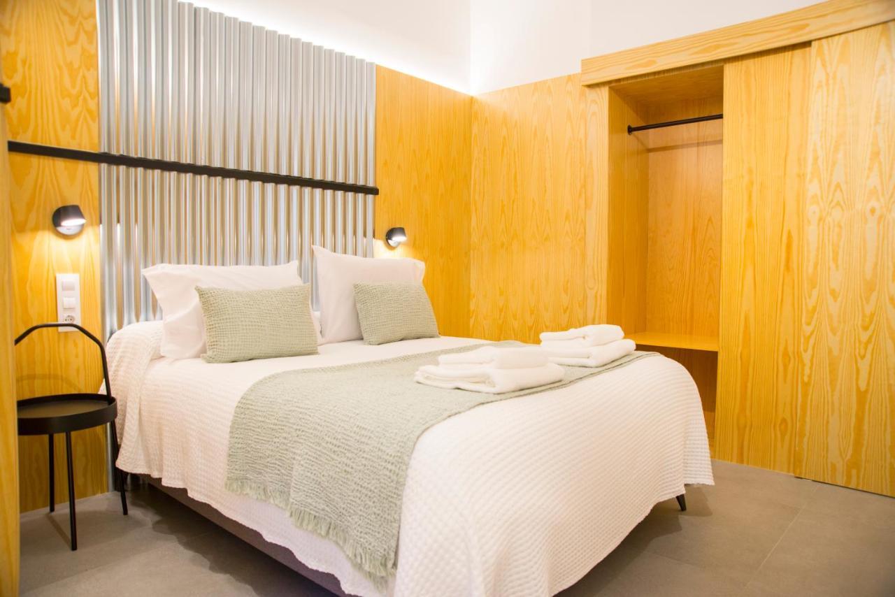 Kalidas Hostel Suites Кальдас-де-Рейес Экстерьер фото