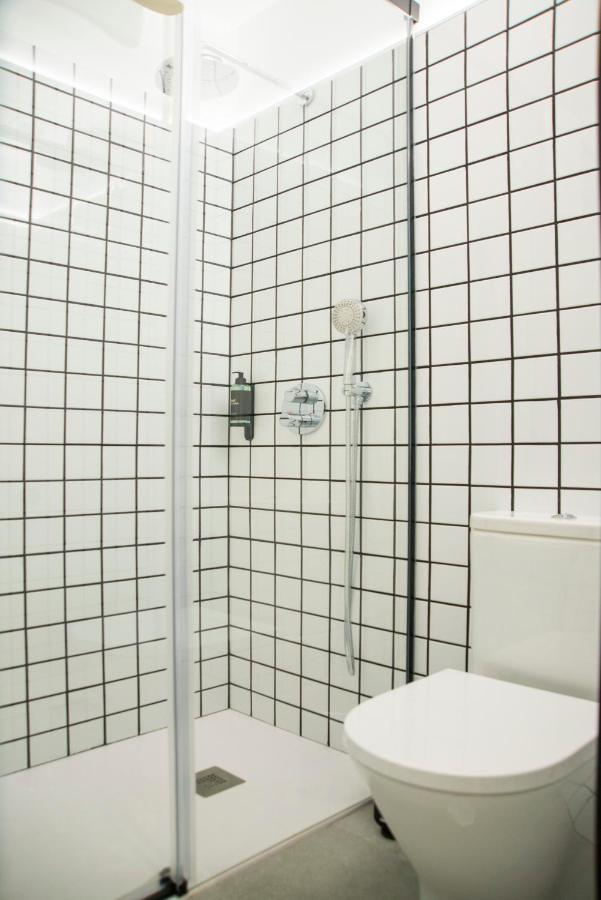 Kalidas Hostel Suites Кальдас-де-Рейес Экстерьер фото