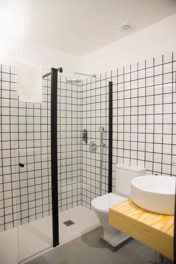 Kalidas Hostel Suites Кальдас-де-Рейес Экстерьер фото