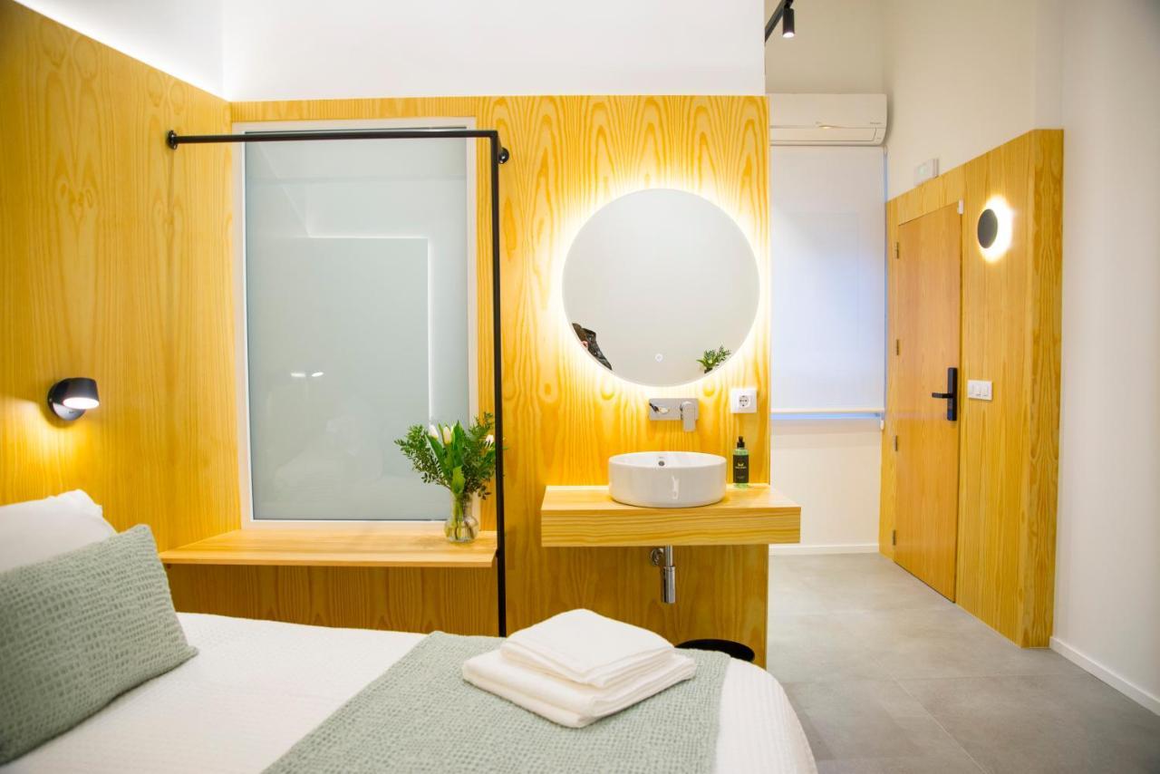 Kalidas Hostel Suites Кальдас-де-Рейес Экстерьер фото