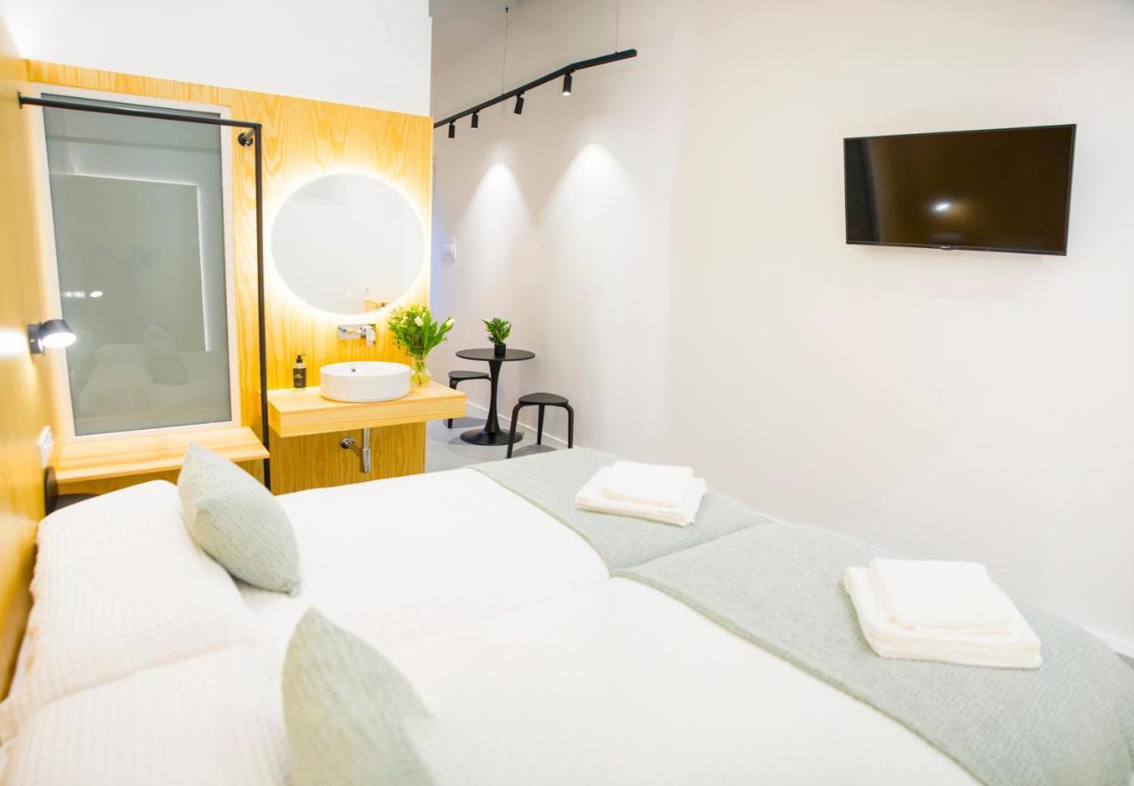 Kalidas Hostel Suites Кальдас-де-Рейес Экстерьер фото