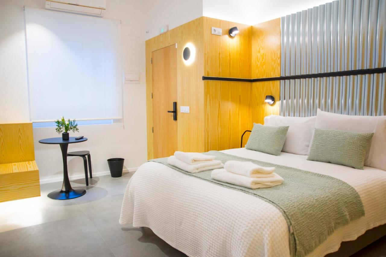 Kalidas Hostel Suites Кальдас-де-Рейес Экстерьер фото