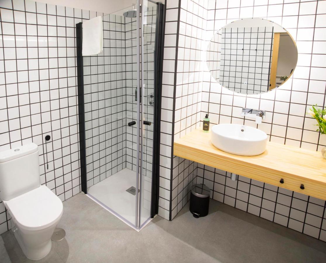 Kalidas Hostel Suites Кальдас-де-Рейес Экстерьер фото